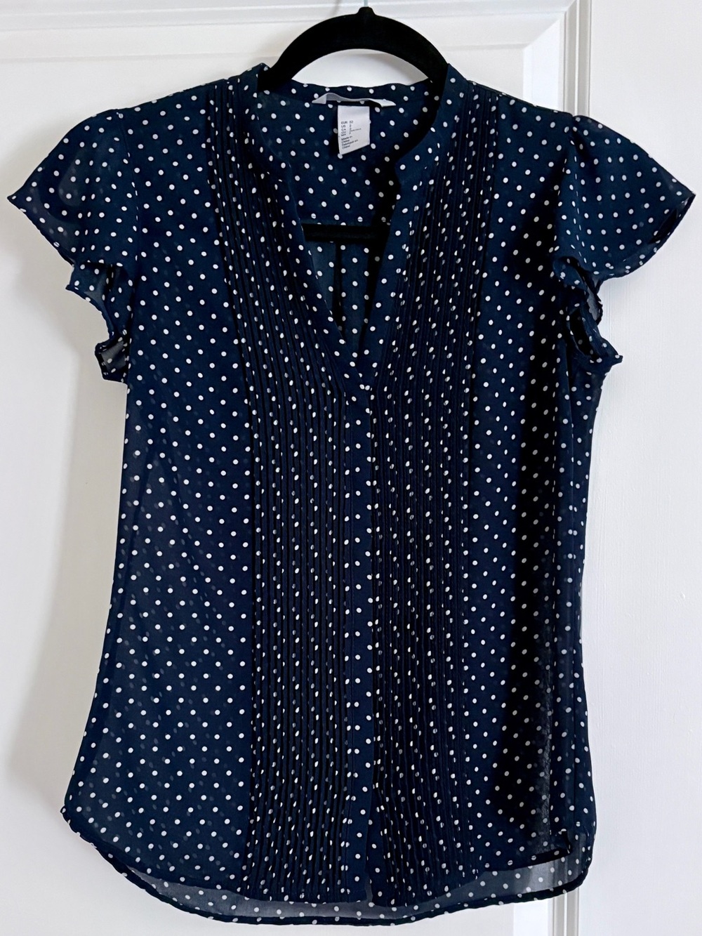 H&M Women's Navy Polka Dot Pleated V-Neck Blouse 👚